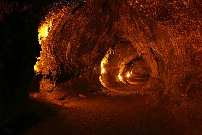 Big island Hilo Day Tour- Volcano,LavaTube,Waterfall,Beach&Lunch - Your morning starts with Rainbow Falls and Hilo Bay context