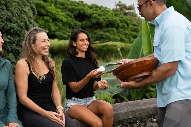 Deluxe Volcano Experience with Restaurant Dinner - Punaluʻu Bake Shop: malasadas stop, Portuguese sweet energy