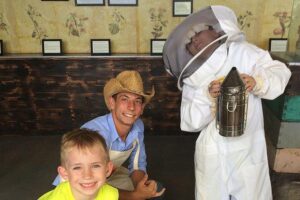 Experience Our Honey Farm And Beekeeping Tour - Seeing the Queen Bee and Other Big Moments