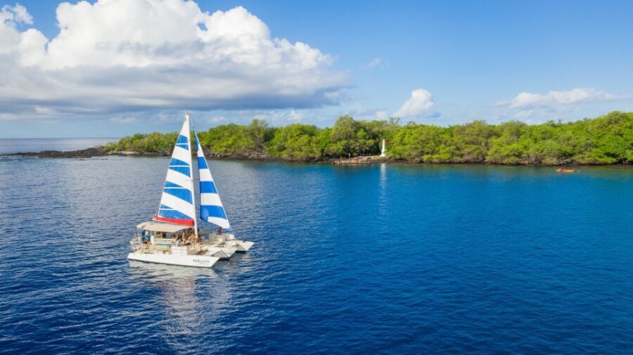From Keauhou Bay: Snorkel Cruise to Captain Cook's Monument - Kona sailing to Kealakekua Bay: the part before you splash