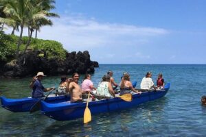 Guided Outrigger Canoe Tour in Kealakekua Bay - The paddle part: a gentle cruise with wildlife odds