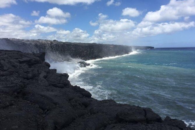 Hawaii Big Island Circle Small Group Tour: Waterfalls - Hilo - Volcano - Black Sand Beach - Puʻukohola Heiau: King Kamehameha’s temple stop